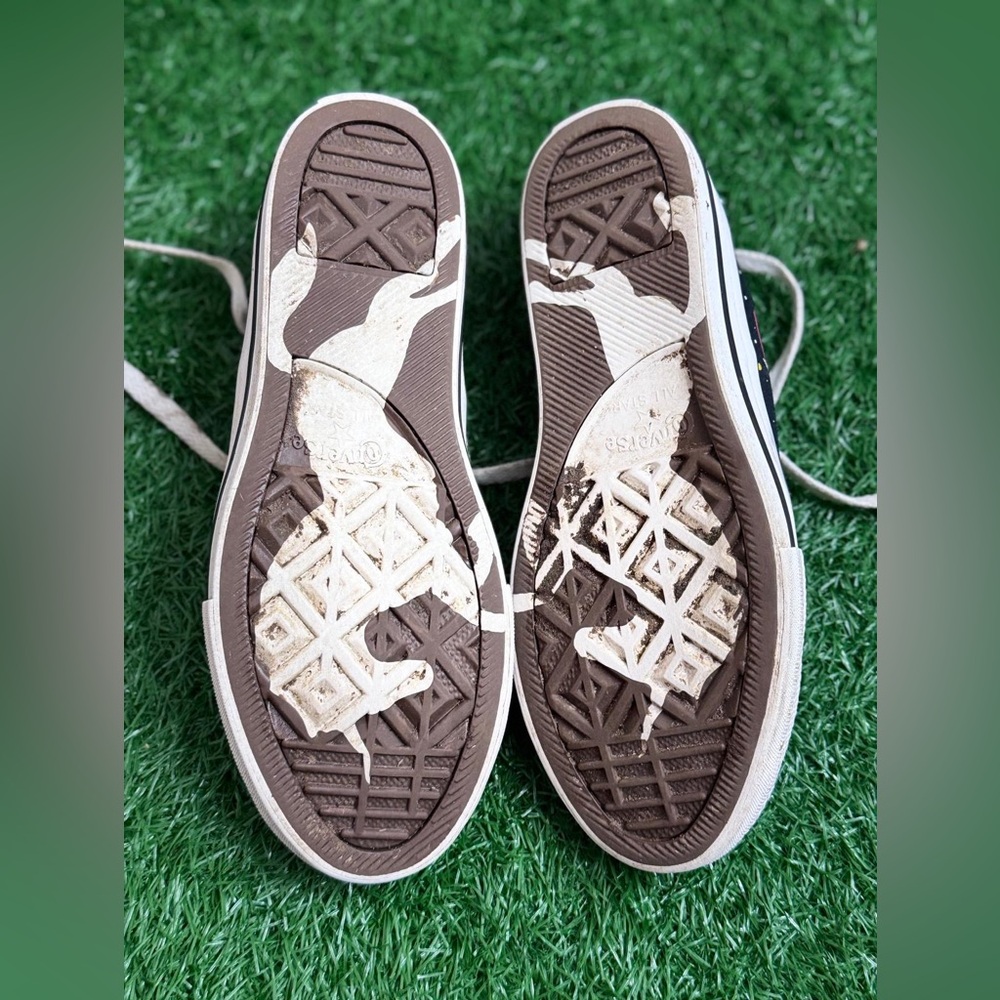 Converse Kids' Black Sneakers with Unicorn Design Size 4 - Picture 3 of 7